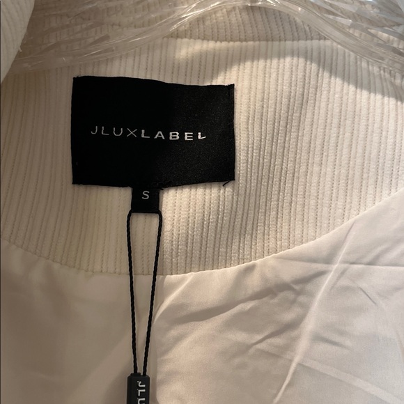 JLUXLABEL White and Tan Trench cropped Coat - Picture 3 of 5